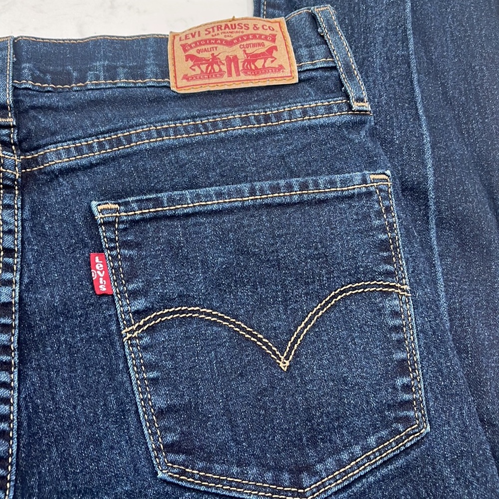 Straight leg Levi’s - Picture 3 of 7